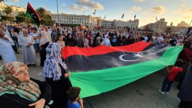 اتفاق «4+4» يسعى لسلطة تنفيذية واحدة قبل الانتخابات لكنه لا يضمن التنفيذ الفوري