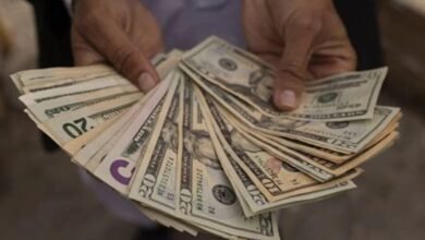 الدولار يرتفع والأسواق تترقب أول رفع للفائدة الأميركية منذ أكثر من عامين