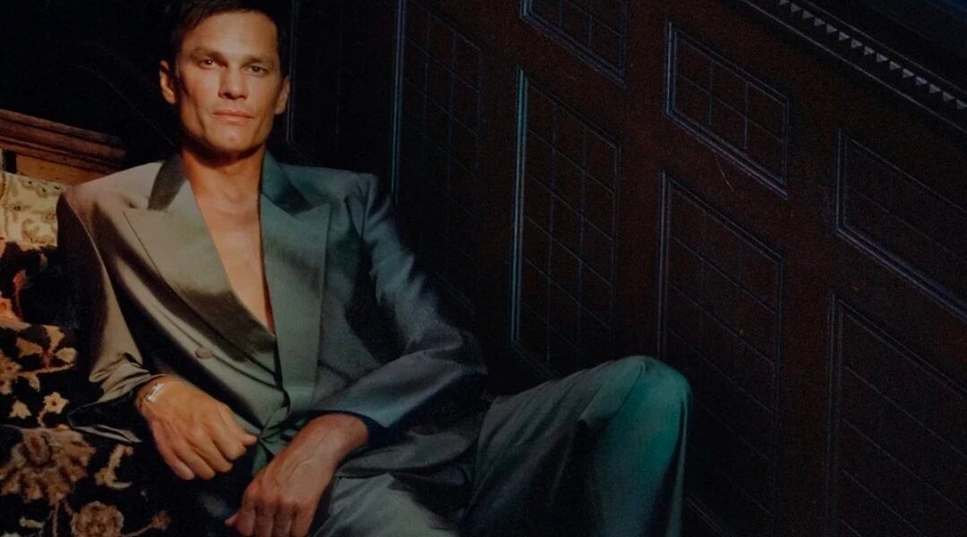 توم برادي يدخل عالم الموضة من بوابة Gucci.. نجم كرة القدم يتحول إلى وجه للحملة الجديدة